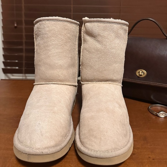 UGG CLASSIC SHORT II BOOT MUSTARD SEED SUEDE WOOL WOMEN W7 - Picture 1 of 6